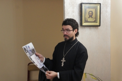 После Богослужения прихожане посмотрели новый фильм про преподобного Александра Свирского 